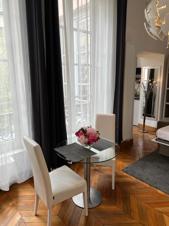 Апартаменты Le Lumineux - Le Chic En Hypercentre - Bellecour Лион Экстерьер фото